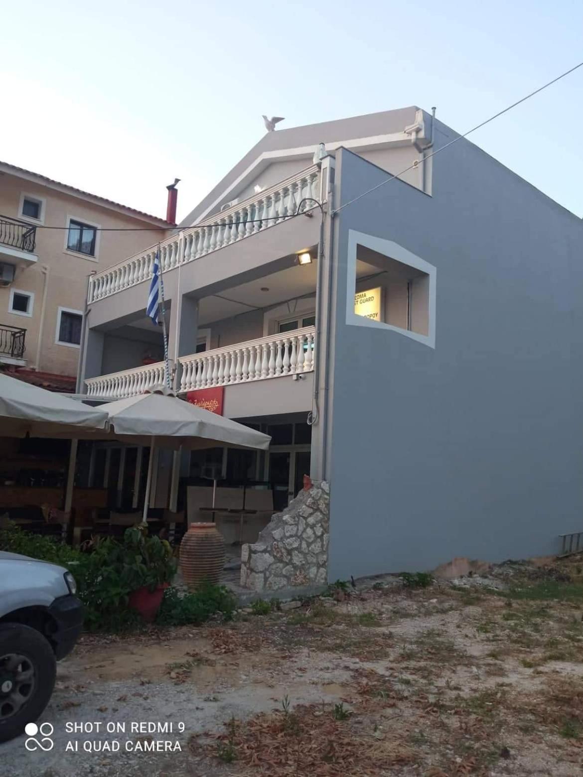 Vasilis Travlos Apartment Poros  Exteriör bild